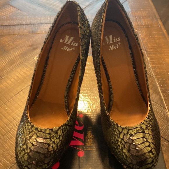 Platform Heels - Picture 5 of 5